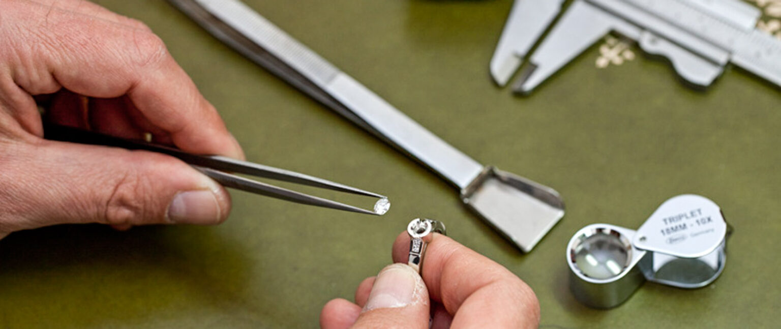 Anfertigung und Umarbeitung von Schmuckstücken